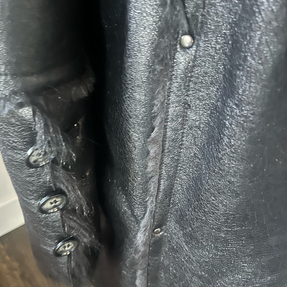 Jones New York Faux Black Leather Coat with Faux Fur Trim size 16-18 - Picture 3 of 9